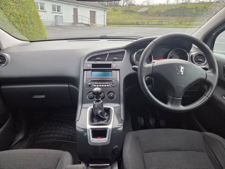 Peugeot, 5008, MPV, 2013, Manual, 1560 (cc), 5 doors