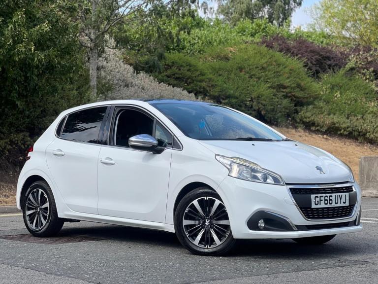 2016 Peugeot 208 1.2 PureTech Allure Premium Euro 6 5dr HATCHBACK Petrol Manual