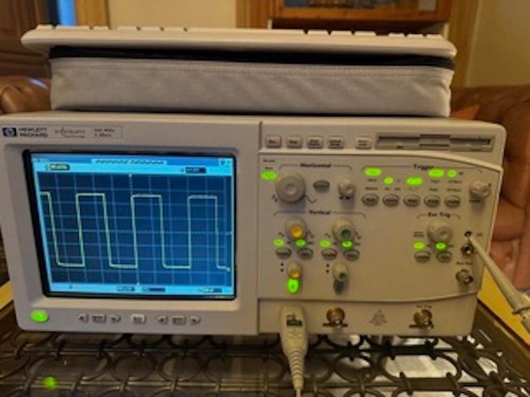 Hewlett Packard Infinium Oscilloscope: 500 MHz  2 GSa/s