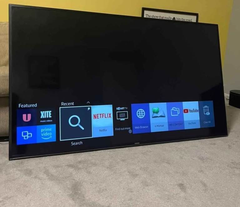 40 Inches Samsung Smart HDR TV