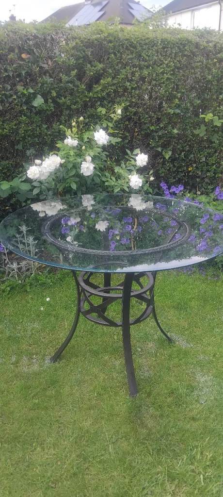 Large in or outdoor table 