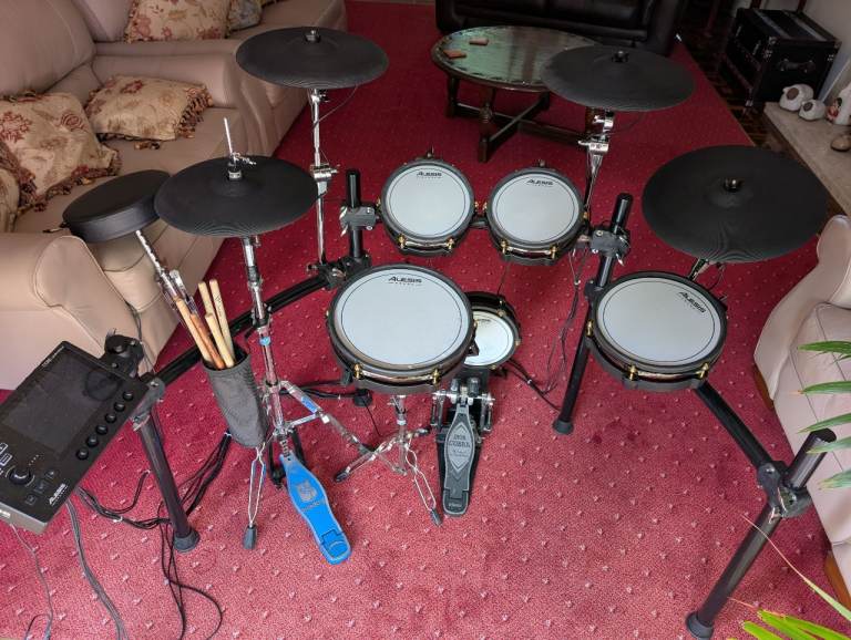 Alesis Strata Core