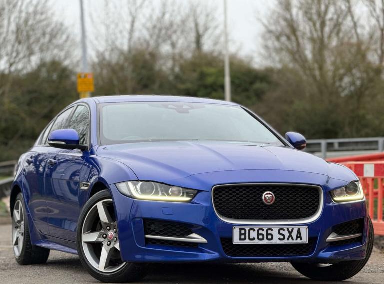 2017 Jaguar XE 2.0 XE R-Sport D Auto 4dr Saloon Diesel Automatic