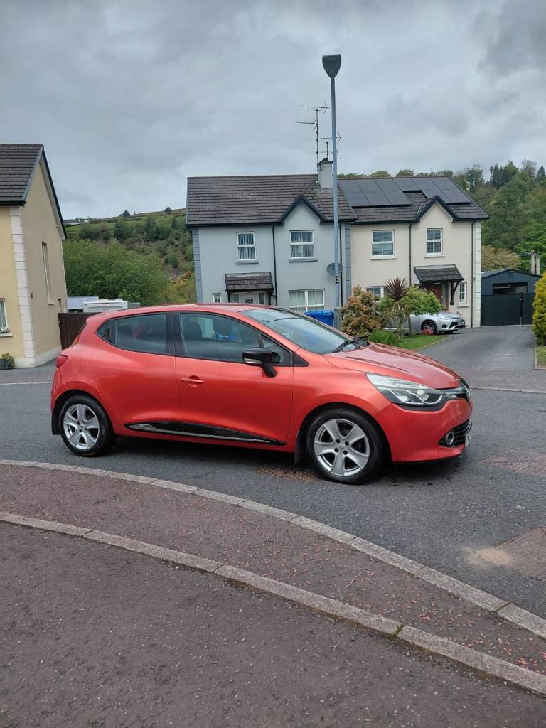 2013 renault clio 1.5 dci nav £20 road tax