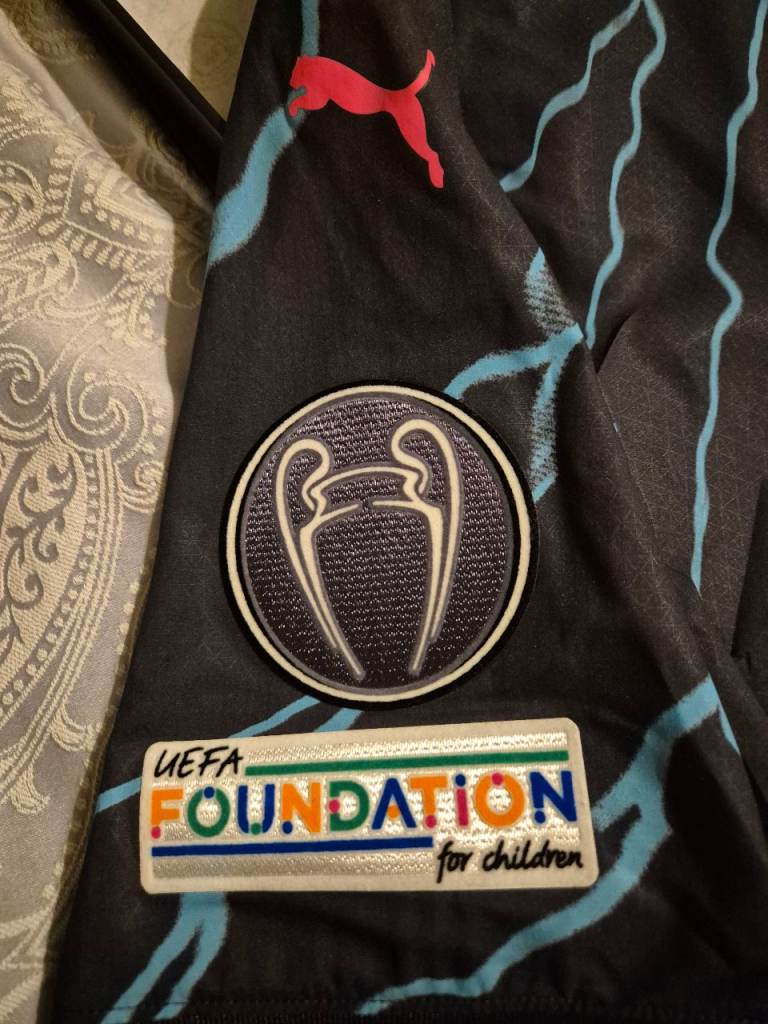 VERY RARE MAN CITY TOP MEN XL 100%ULTRAWEAVE 