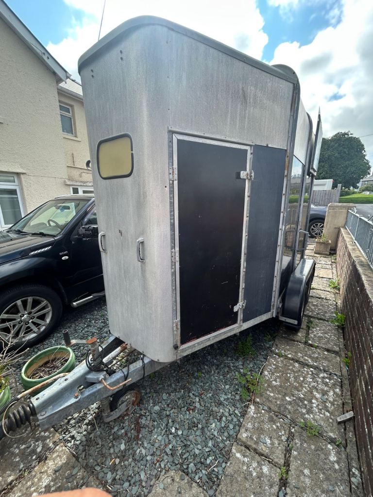 Double Horse trailer