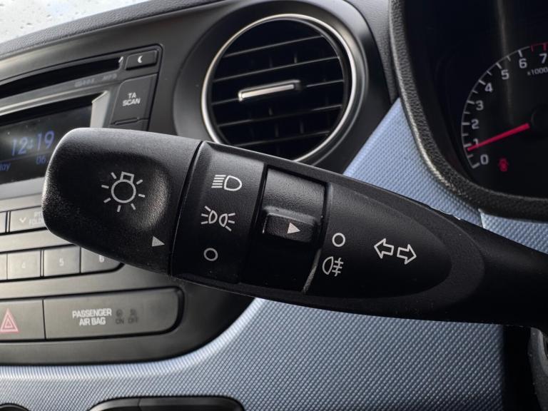 2015 Hyundai i10 1.2 SE 5dr HATCHBACK Petrol Manual