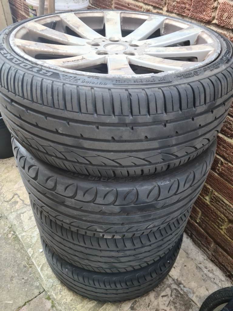 19 inch wheel rims and tyres from Toyoya Estima 2006 - Spares or repairs
