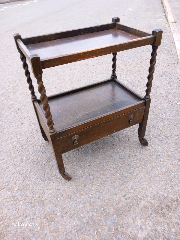 TEA TROLLEY 