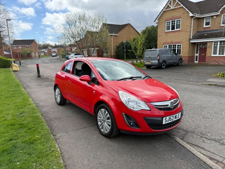 Vauxhall corsa 1.0 loads of money been spent 