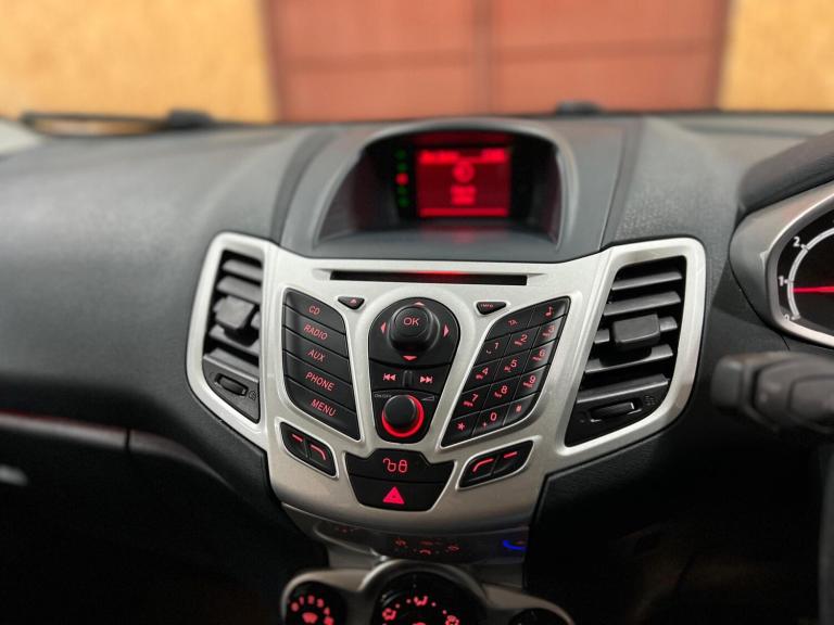 2011 Ford Fiesta 1.4 Zetec 3dr HATCHBACK PETROL Manual