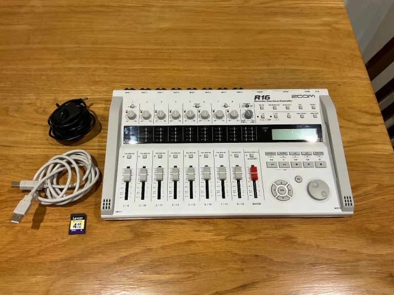 ZOOM R16 MIXER Portable Multitrack Recorder Controller. & Interface 
