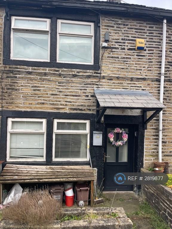 3 bedroom house in Cross Wells Road, Ripponden, Sowerby Bridge, HX6 (3 bed) (#2819877)