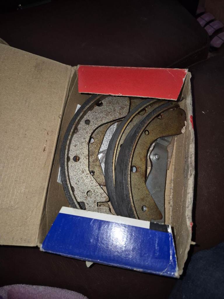 Vauxhall opel corsa  brake shoes 6596 opel