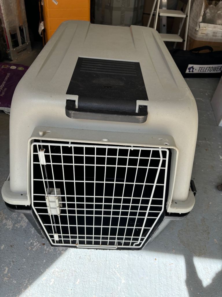 Dog crate 