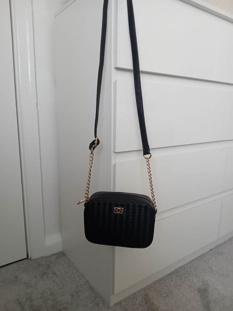 New look cross body bag. Chain detail 