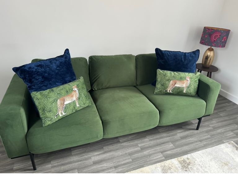 Modern Green Velvet 3-Seater Sofa – Excellent Condition