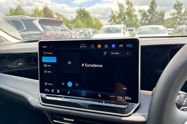 2025 Volkswagen Passat 1.5 eTSI MHEV Elegance DSG Euro 6 (s/s) 5dr Estate Automatic