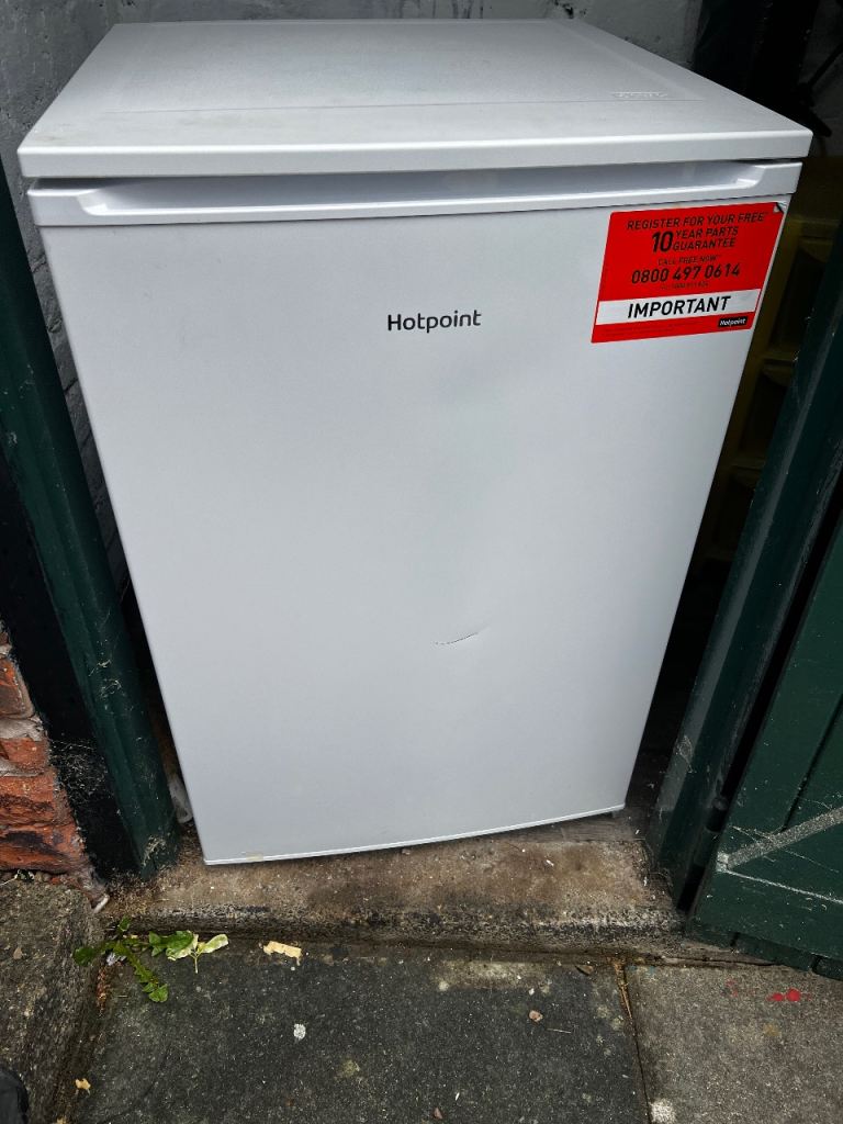 Hotpoint fridge 
