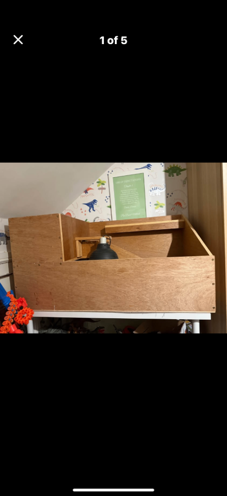 Two tier tortoise table 