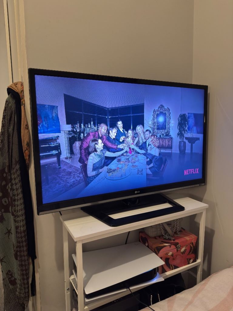 39” LG TV with remote - fully working