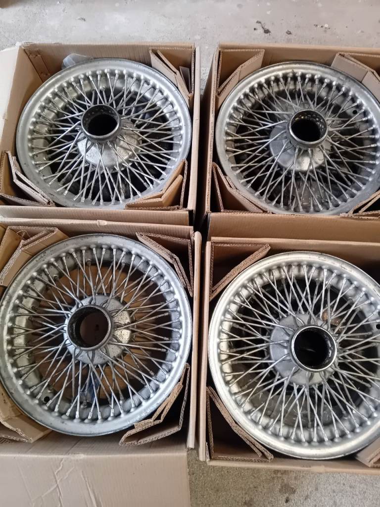 E Type jaguar wire wheels