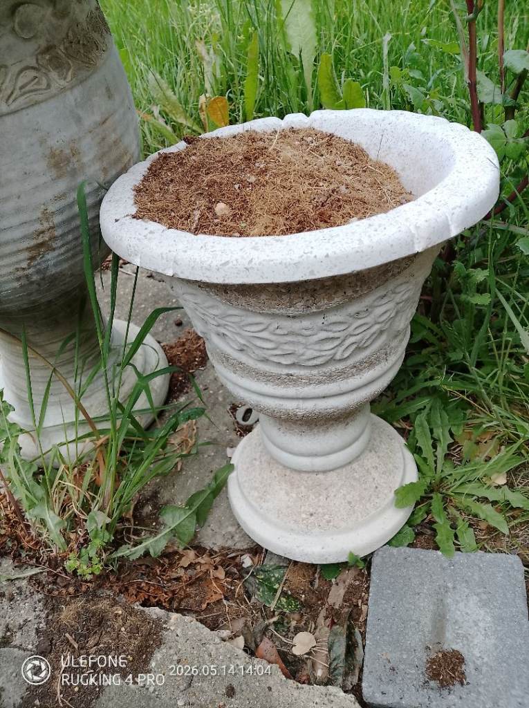 Part 3 Pots for sale £10-£30