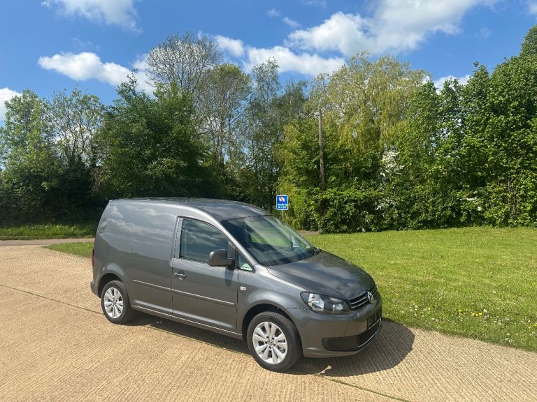 ** Lady owned 2014 Volkswagen Caddy C20 Trendline DSG AUTO **