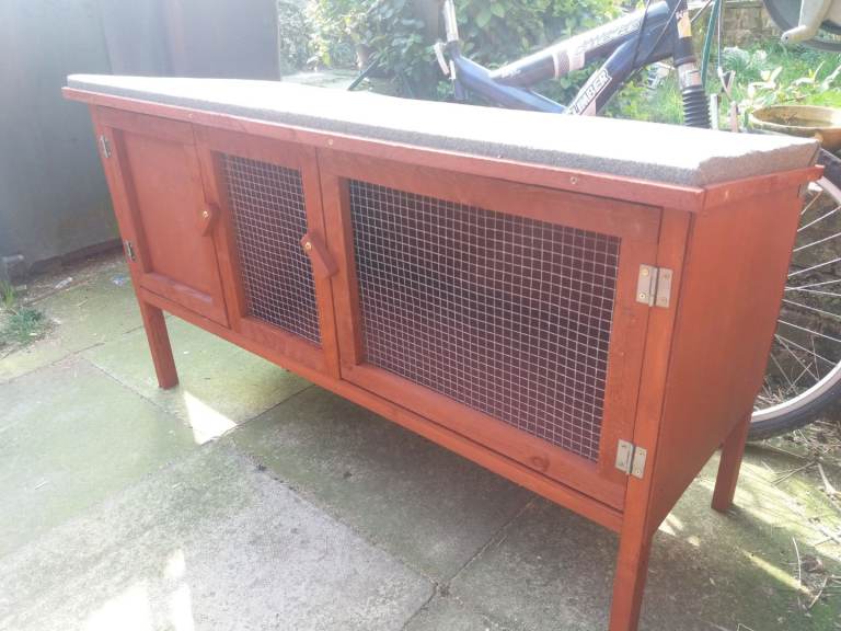 Rabbit hutch brand new 
