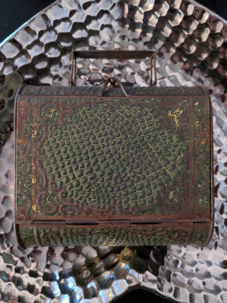 Collectible Marshal & Co Biscuit Manufacturers Belfast Tin Satchel