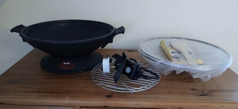 BREVILLE ORIENTAL CHEF ELECTRIC WOK - MODEL WM1  - NEW!