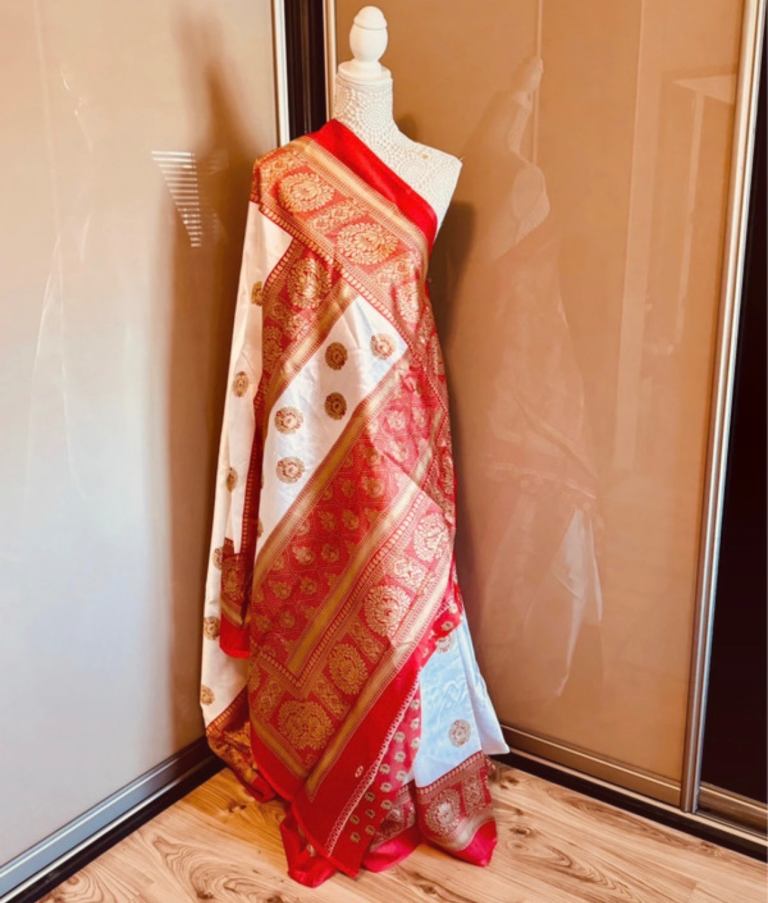 BNWT sari 