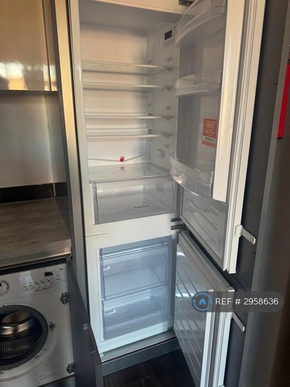 1 bedroom flat in George St, Aylesbury, HP20 (1 bed) (#2958636)