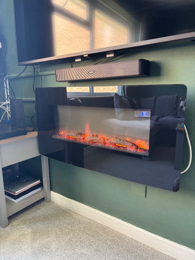 Electric heater/fake fire place