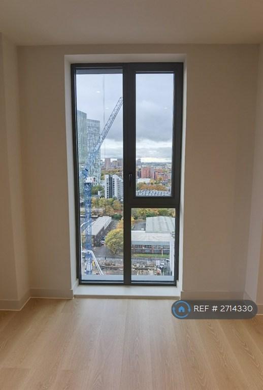 2 bedroom flat in Dutton Street, Manchester, M3 (2 bed) (#2714330)