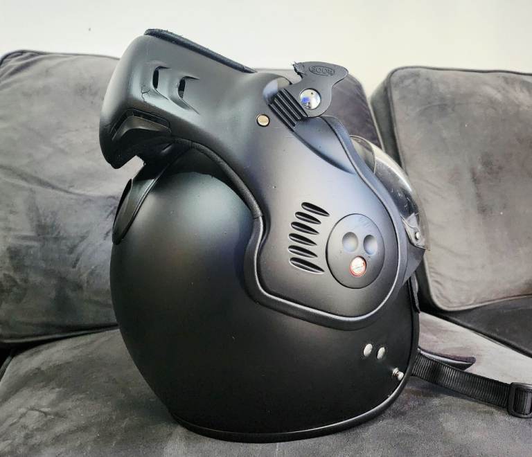 Motorcycle helmet roofy 