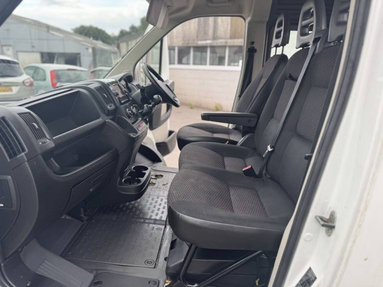 2020 Peugeot Boxer 2.0 BlueHDi 335 Built for Business Professional Crew Van 5dr Diesel Manual  PA...