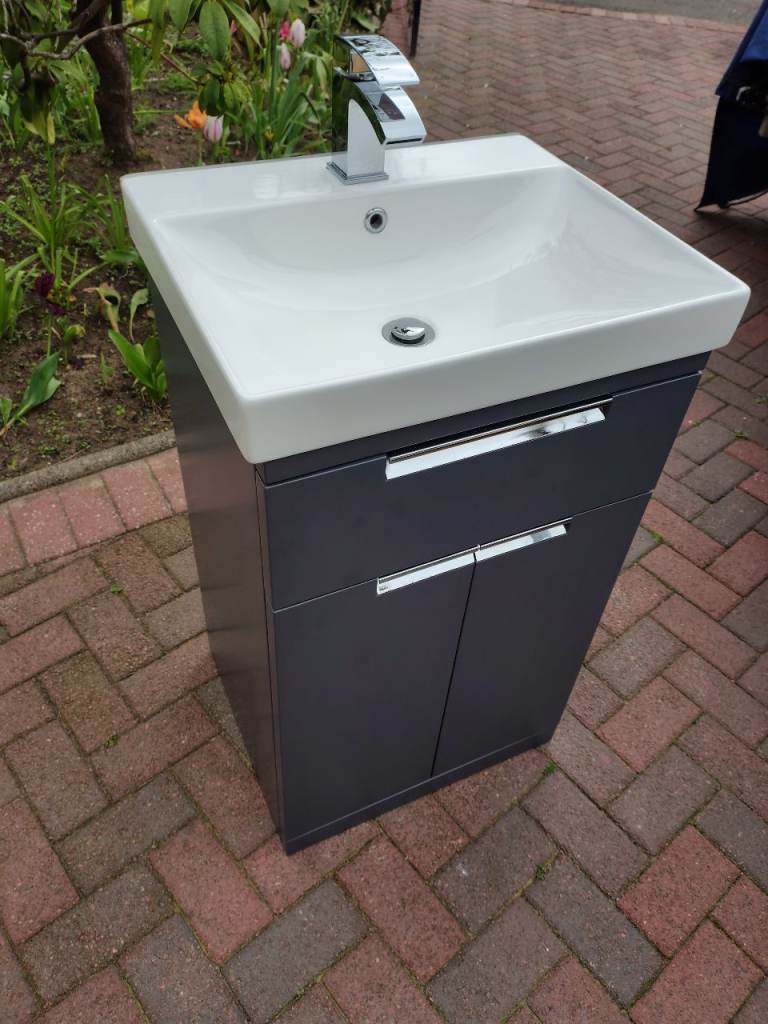 Platform 500 freestanding vanity unit with tap, midnight grey, sink