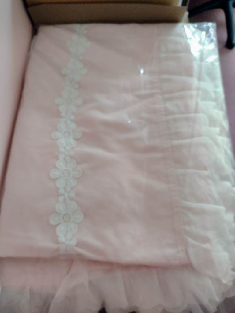 As New! Single Duvet Cover & 2 Matching Pillow Slips in a Pale Pink. See the photos & details!