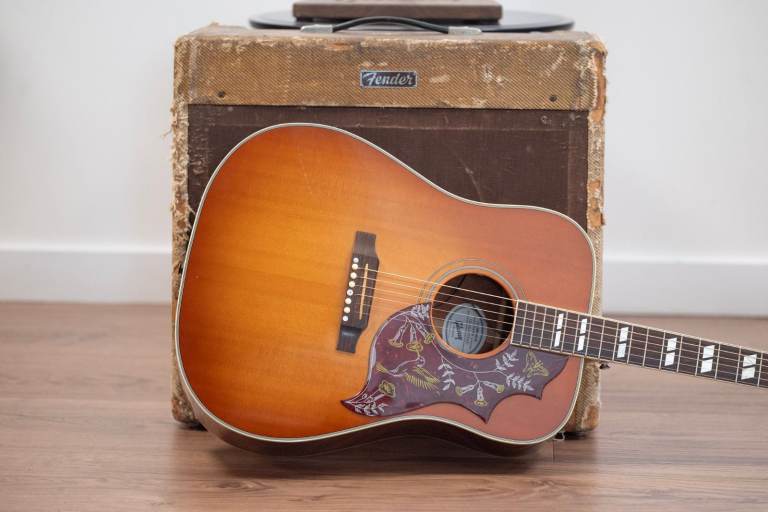 2007 Gibson USA Hummingbird in Honeyburst