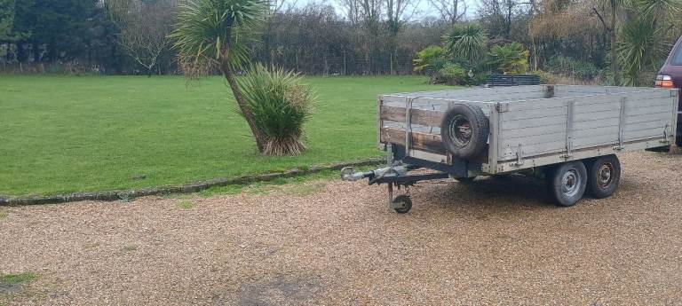 Twin axle trailer 
