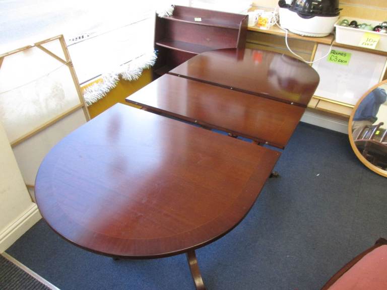 TRADITIONAL MAHOGANY EXTENDING TABLE AND 4 CHAIRS at HAVEN TRUST CHARITY SHOP