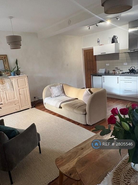 2 bedroom flat in Queens Park, London, NW6 (2 bed) (#2805546)