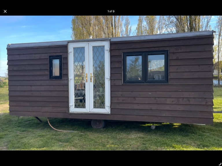 FOR SALE – Shepherd Hut Style Garden Room / Office / Beauty Salon