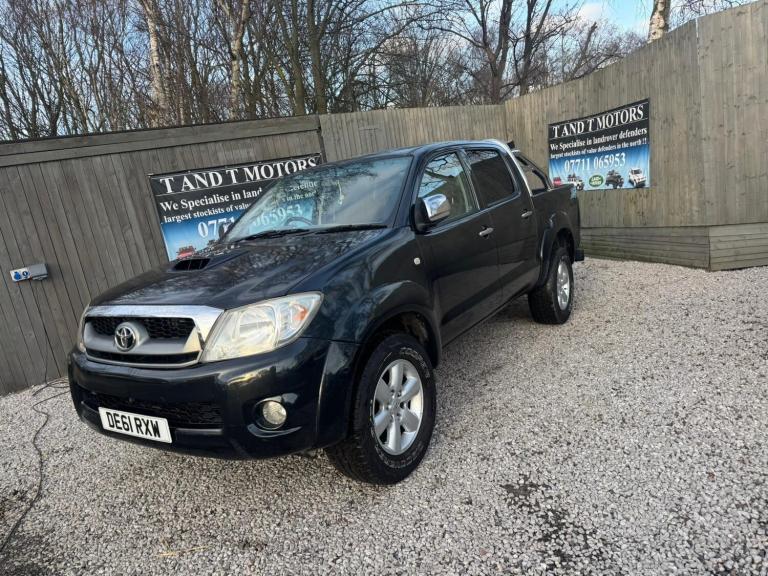 2011 Toyota Hilux 3.0 D-4D Invincible Auto 4WD 4dr PICK UP Diesel Automatic