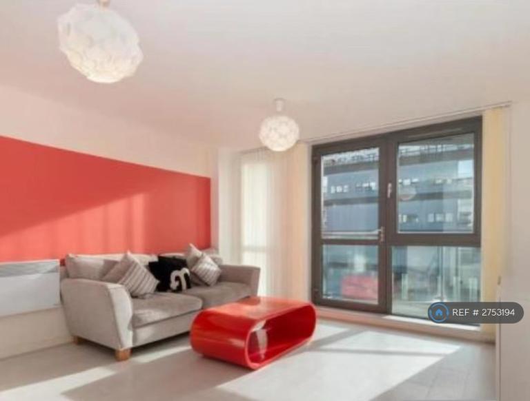 1 bedroom flat in Centenary Plaza, Birmingham, B1 (1 bed) (#2753194)