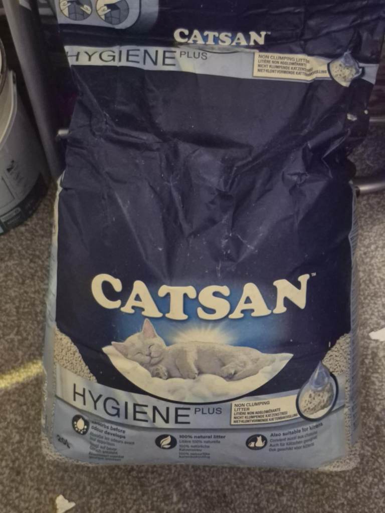 PENDING COLLECTION *** Catsan cat litter