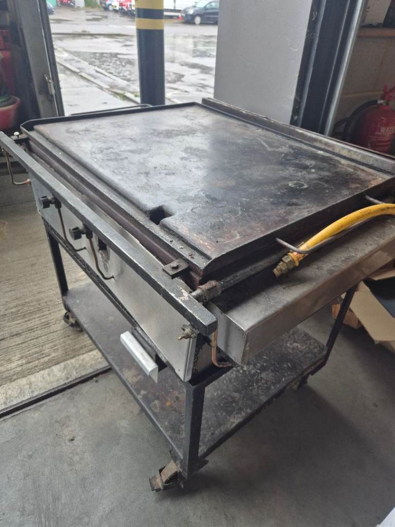 Large Commercial Gas Griddle on Wheels – Fair Condition