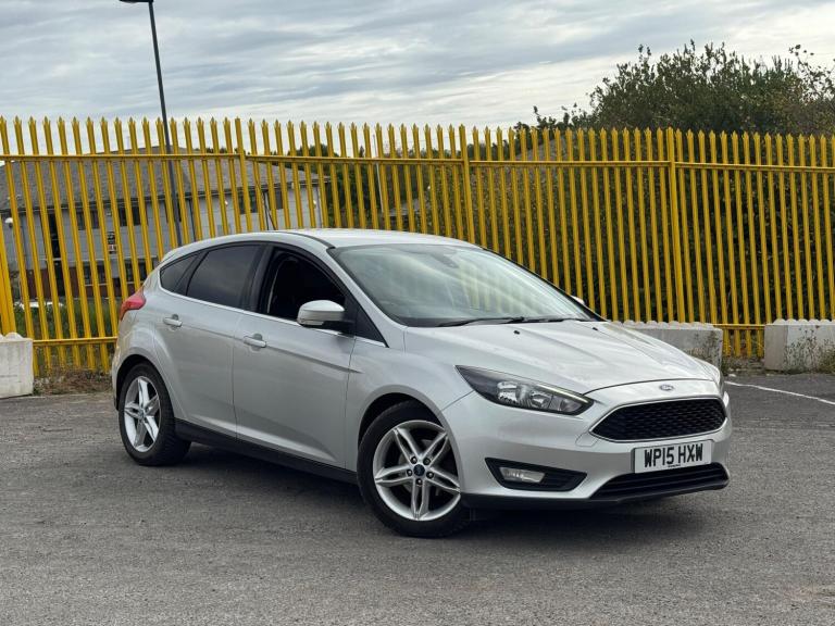 2015 Ford Focus 1.0T EcoBoost Zetec Euro 6 (s/s) 5dr HATCHBACK Petrol Manual