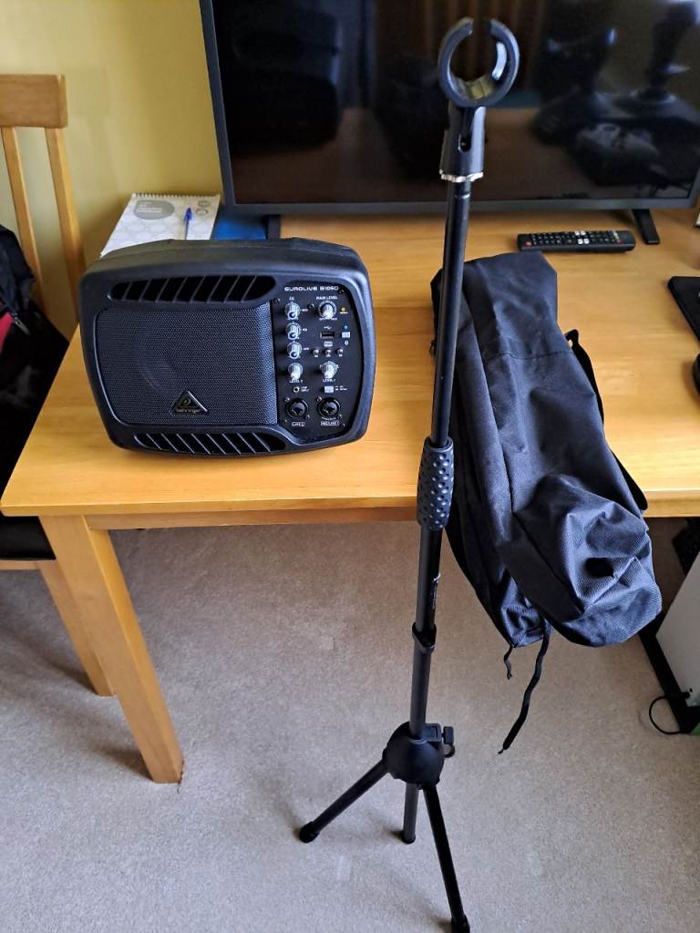 BEHRINGER SPEAKER & MIC STAND